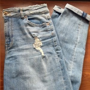 H&M Distressed Boyfriend Jeans- Size 6